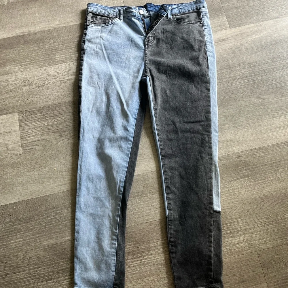 Two-Tone Fashion Black and Blue Women Jeans (sz 15) Lot # 221 - Picture 2 of 6